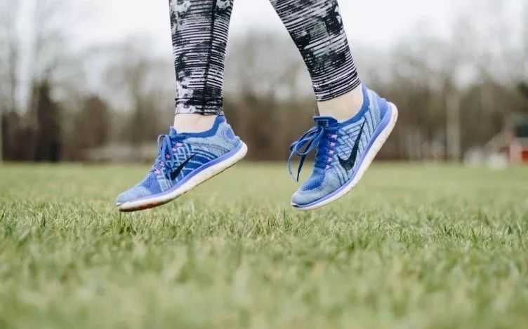 你的颈椎为何一转就响？