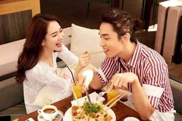 “哪有男人在家带娃，女人出去挣钱的？”