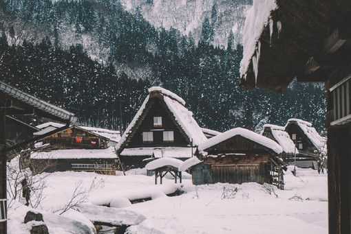 雪后的唯美村庄犹如银装素裹的童话世界 冬季乡村雪景图