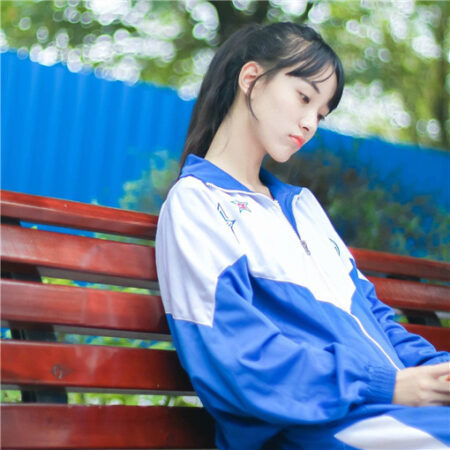 校服女生头像系列之端庄文雅青春插图3 校服女生头像系列之端庄文雅青春插图3