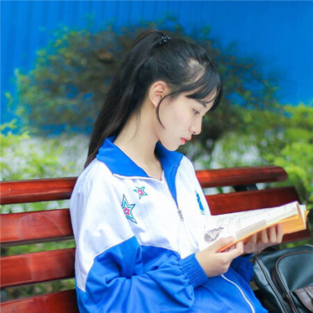 校服女生头像系列之端庄文雅青春插图5 校服女生头像系列之端庄文雅青春插图5