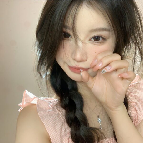 纯欲感女生头像 女生真人头像插图3 纯欲感女生头像 女生真人头像