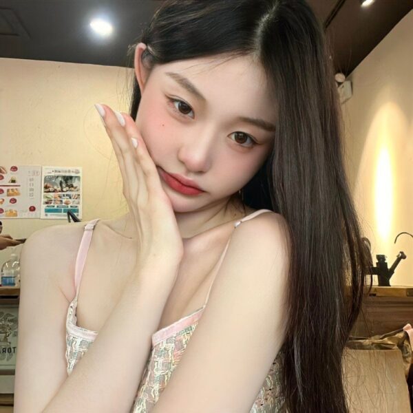 纯欲感女生头像 女生真人头像插图12 纯欲感女生头像 女生真人头像