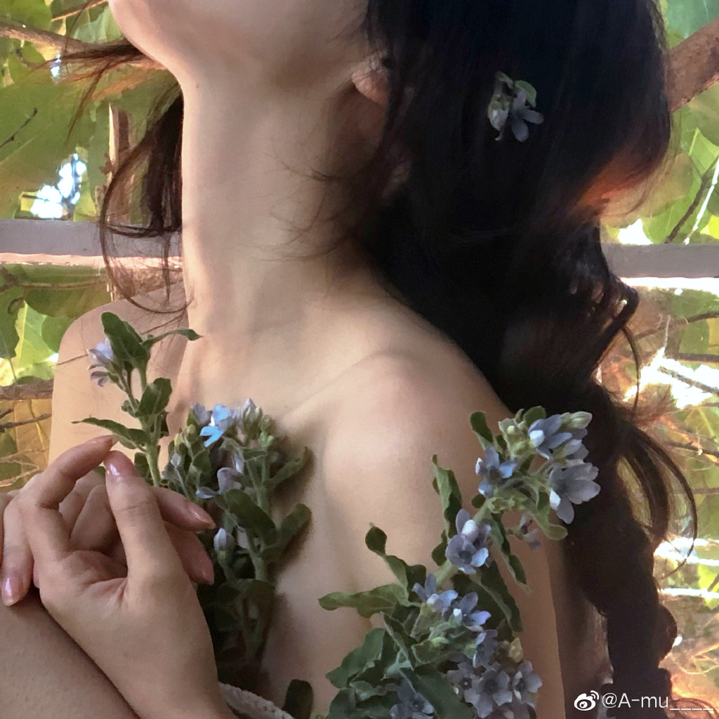 微博@A-mu_：少女私房写真