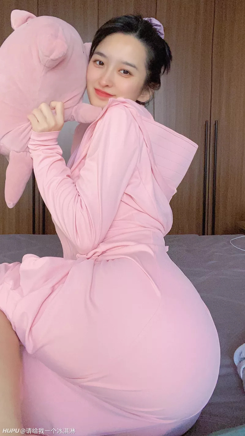 微博妹子@请给我一个冰淇淋?