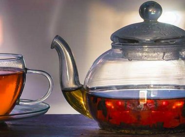 热茶确实会增加患癌症的风险,所以这里是推荐的安全温度