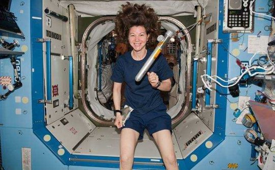 一项新的研究表明,重力会影响我们做决定的方式