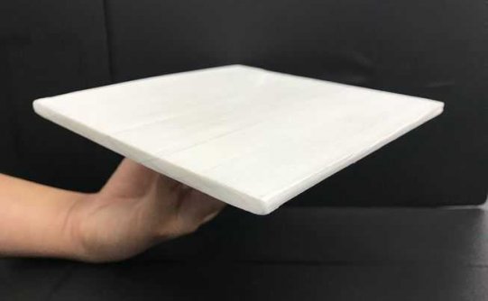 科学家研制出一种超强木材,它能完全反射太阳的热量