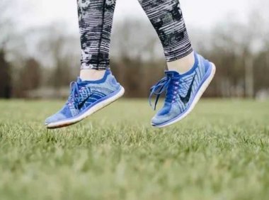 你的颈椎为何一转就响?