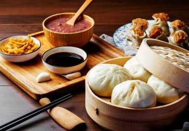 深夜发晒美食放毒的朋友圈文案短句