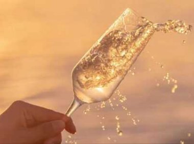 夜读深度短文:快乐与开心,好过互相折磨