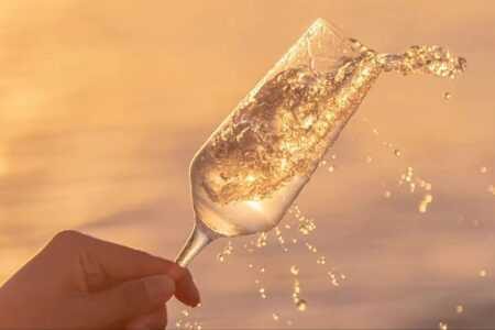 夜读深度短文:快乐与开心,好过互相折磨