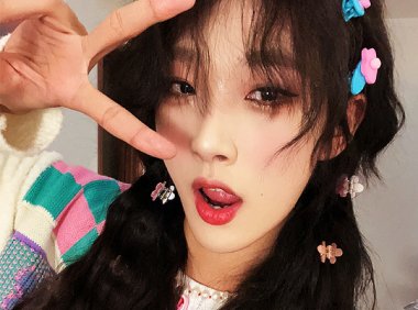 各种可爱甜妹胡烨韬微信头像