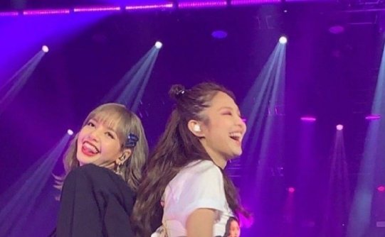 Lisa & Jennie ​​​​